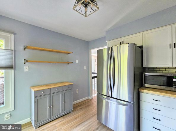 1074 Trevino Lane, Herndon VA 20170