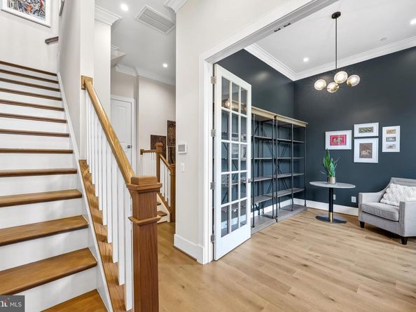 1117 E Abingdon Drive ELEVATOR, Alexandria VA 22314