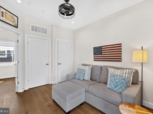 1117 E Abingdon Drive, Alexandria VA 22314