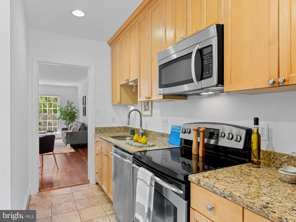 3275 Sutton Place NW B, Washington DC 20016