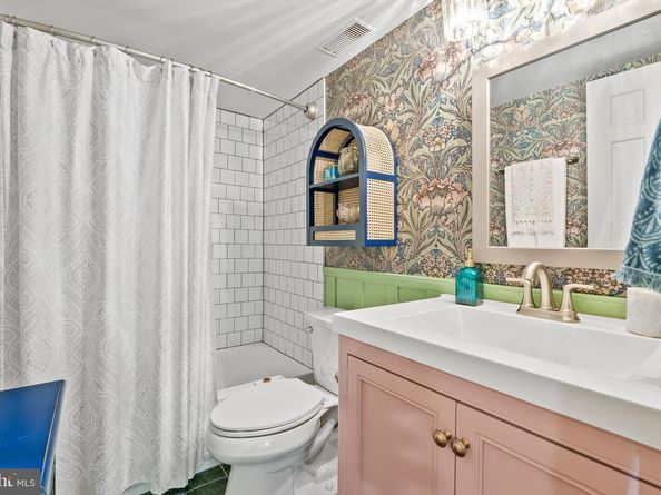 418 N Saint Asaph Street 1/2, Alexandria VA 22314