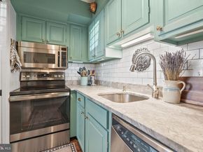 418 N Saint Asaph Street 1/2, Alexandria VA 22314