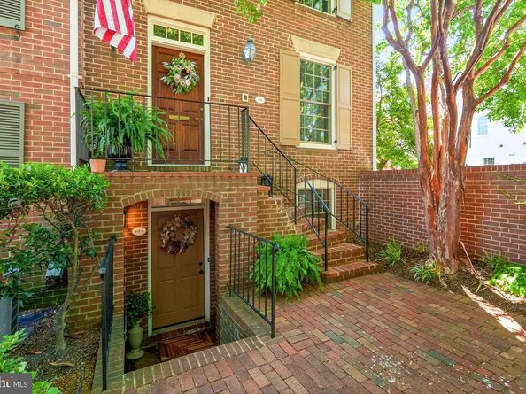418 N Saint Asaph Street 1/2, Alexandria VA 22314