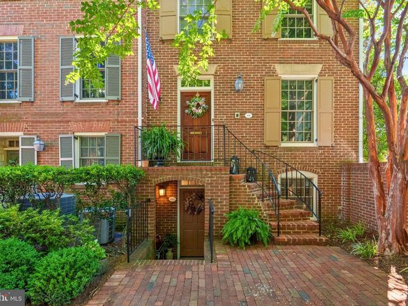 418 N Saint Asaph Street 1/2, Alexandria VA 22314