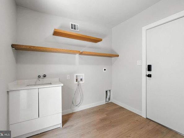 1013 Galium Court, Mclean VA 22102