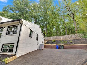 3009 S Hill St, Arlington VA 22202