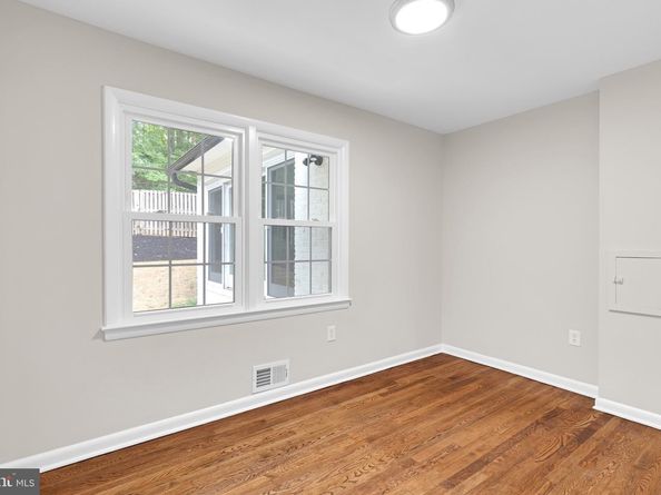 3009 S Hill St, Arlington VA 22202