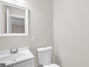 3009 S Hill St, Arlington VA 22202