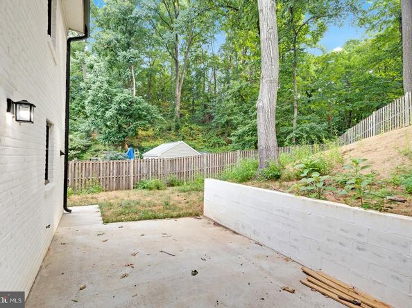 3009 S Hill St, Arlington VA 22202