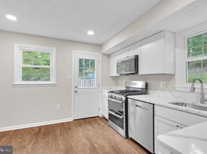 3009 S Hill St, Arlington VA 22202