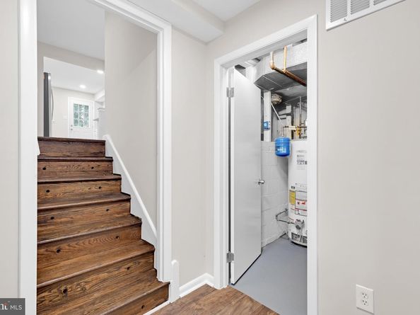 3009 S Hill St, Arlington VA 22202