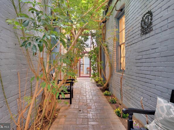 117 S Saint Asaph Street, Alexandria VA 22314