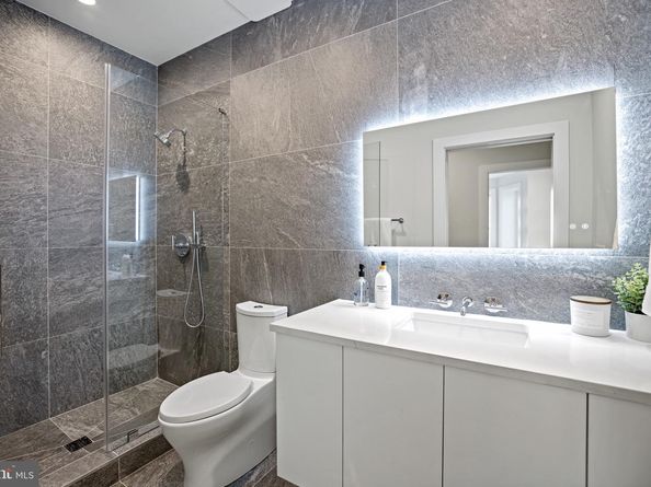 1128 6TH Street NW 3, Washington DC 20001