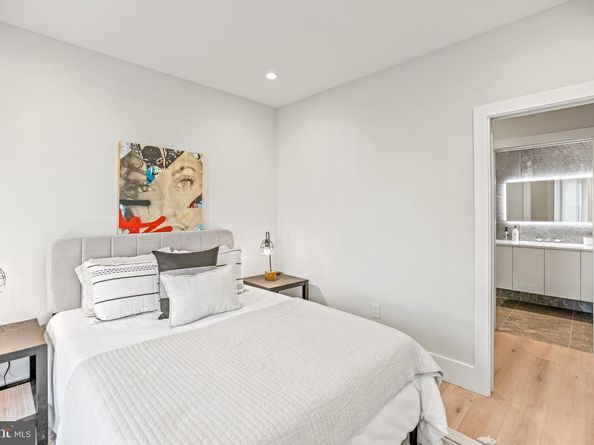 1128 6TH Street NW 3, Washington DC 20001