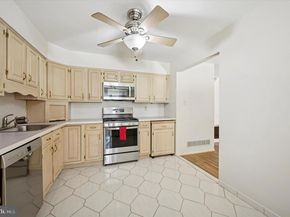 22 White Pine Court, Lafayette Hill PA 19444