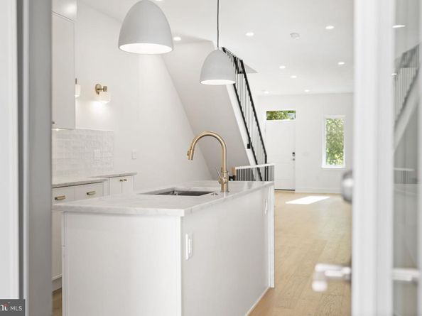 1002 S 25TH Street, Philadelphia PA 19146