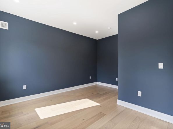 1002 S 25TH Street, Philadelphia PA 19146