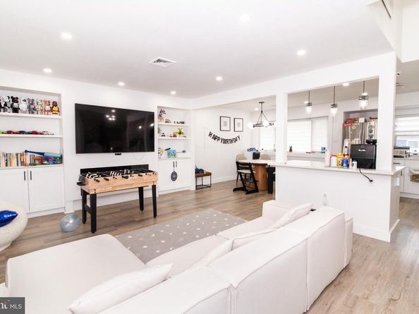 9953 Montour Street, Philadelphia PA 19115