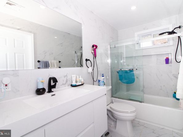 9953 Montour Street, Philadelphia PA 19115