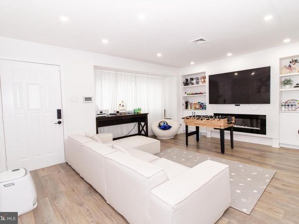 9953 Montour Street, Philadelphia PA 19115