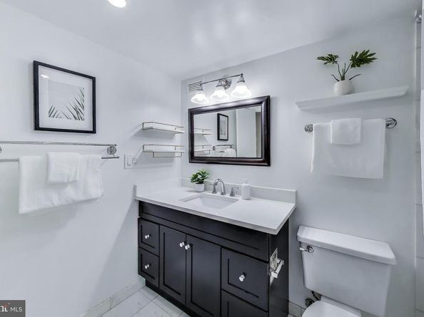 1325 18TH Street NW 1009, Washington DC 20036