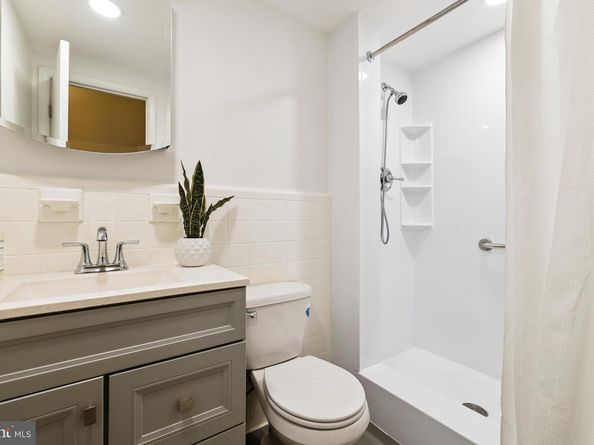 4800 Chevy Chase Drive 101, Chevy Chase MD 20815