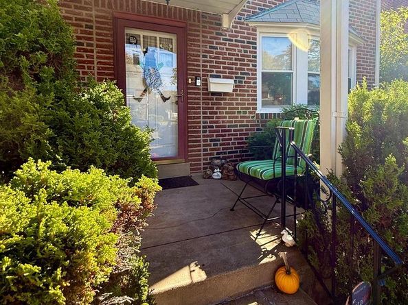 7703 Rockwell Avenue, Philadelphia PA 19111