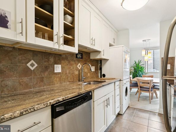 1919 Chestnut Street 707, Philadelphia PA 19103