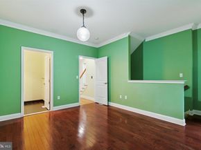 637 Keely Court, Philadelphia PA 19128