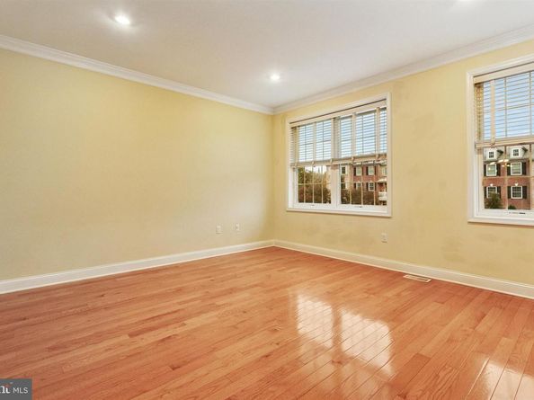 637 Keely Court, Philadelphia PA 19128