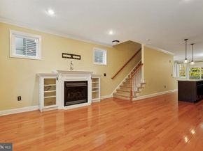 637 Keely Court, Philadelphia PA 19128