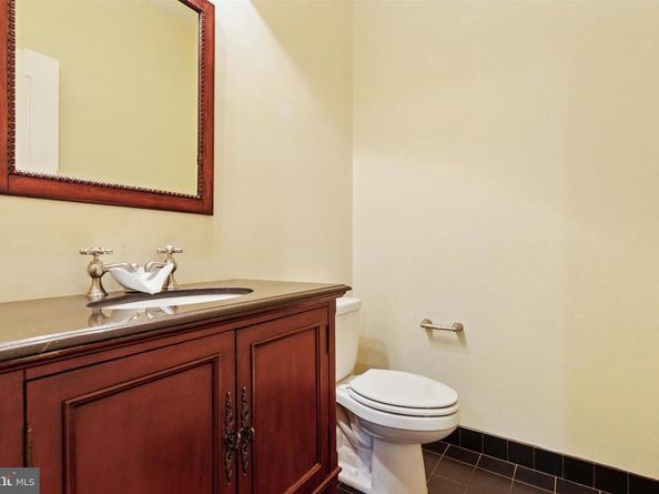 637 Keely Court, Philadelphia PA 19128