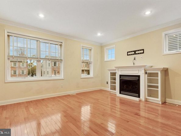 637 Keely Court, Philadelphia PA 19128