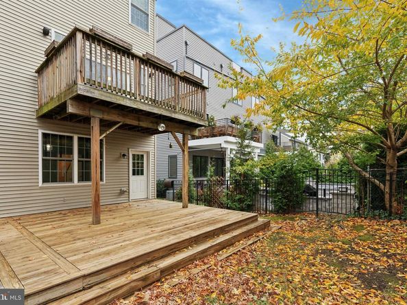 637 Keely Court, Philadelphia PA 19128