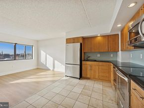 200 Lombard Street 820, Philadelphia PA 19147