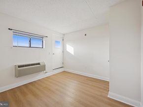 200 Lombard Street 820, Philadelphia PA 19147