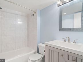 5300 Holmes Run Parkway 812, Alexandria VA 22304