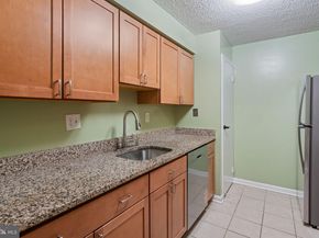 5300 Holmes Run Parkway 812, Alexandria VA 22304