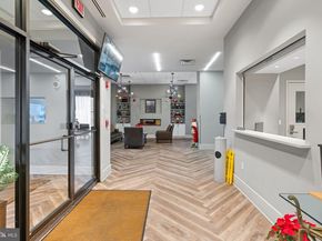 5300 Holmes Run Parkway 812, Alexandria VA 22304