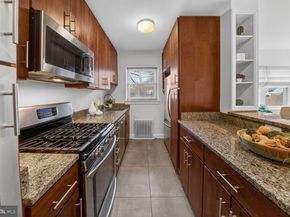 2339 40TH Place NW 101, Washington DC 20007