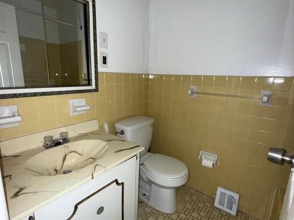 9860 Frankford Avenue, Philadelphia PA 19114