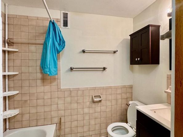 1324 W Nedro Avenue, Philadelphia PA 19141