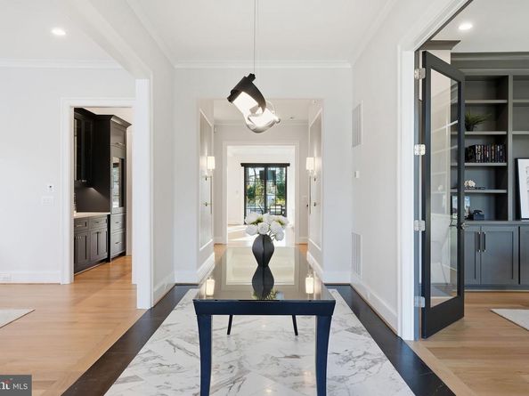 2812 24TH Street N, Arlington VA 22207