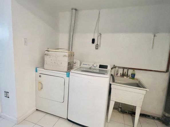 124 W Spencer Avenue, Philadelphia PA 19120