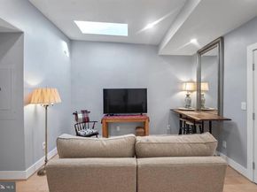 833 19TH Street NE 3, Washington DC 20002