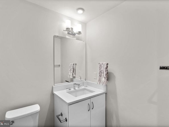 7509 Sawyer Farm Way 2002, Mclean VA 22102