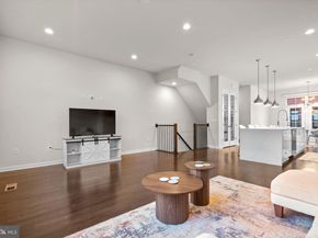 7509 Sawyer Farm Way 2002, Mclean VA 22102