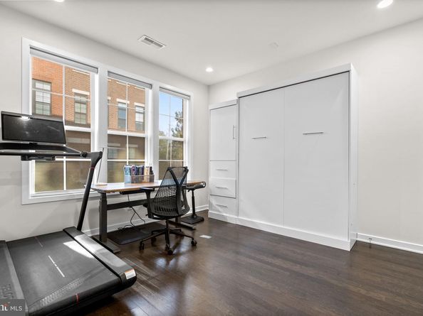 7509 Sawyer Farm Way 2002, Mclean VA 22102