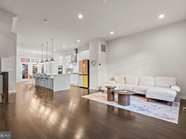 7509 Sawyer Farm Way 2002, Mclean VA 22102