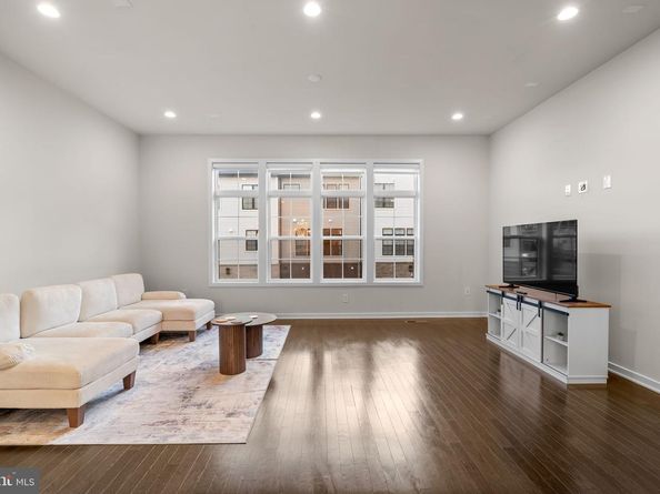 7509 Sawyer Farm Way 2002, Mclean VA 22102